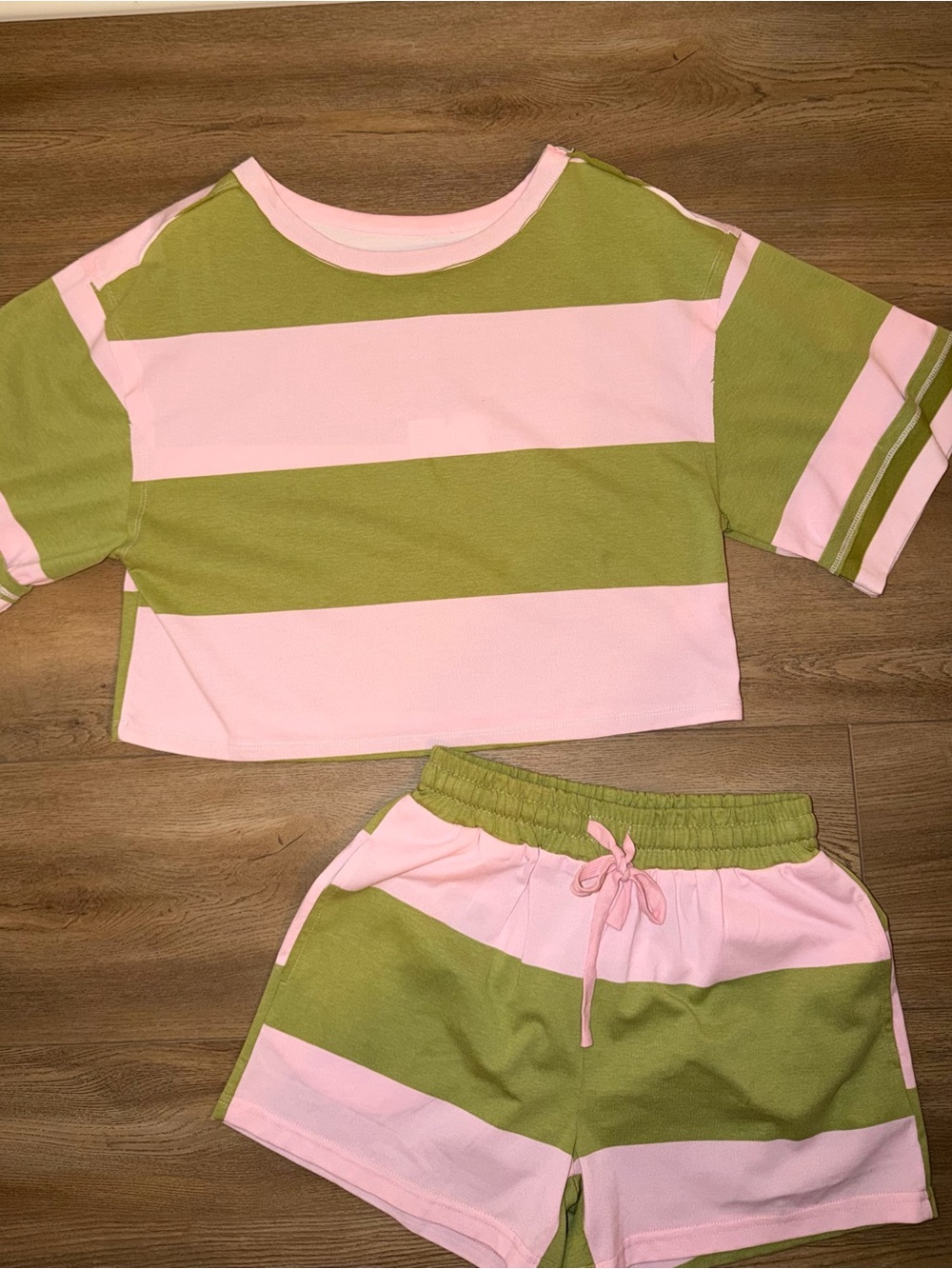 Baevely T Shirt and Shorts Matching Set - Green and Pink Stripes - Size Small